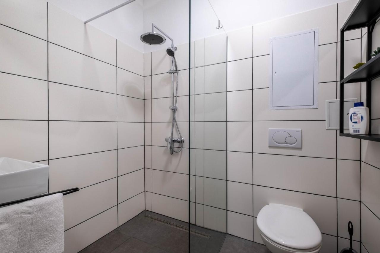 Room 1 / Room 2 Karlsruhe Exteriör bild